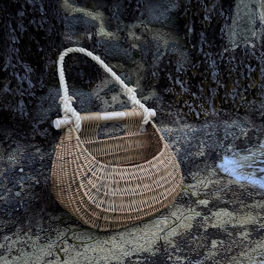 Vieux Ponier à Cou by Claire Gaudion